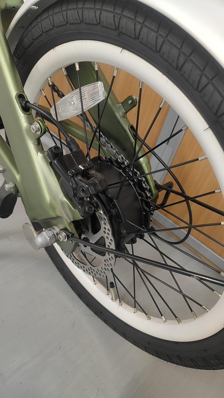 【SALE開催中！リユース品】折りたたみ電動アシスト自転車 ERWAY A02  ホワイト&グリーン