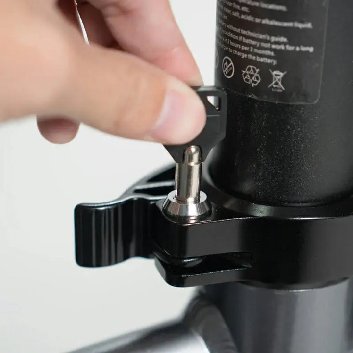 サドルバッテリーロック