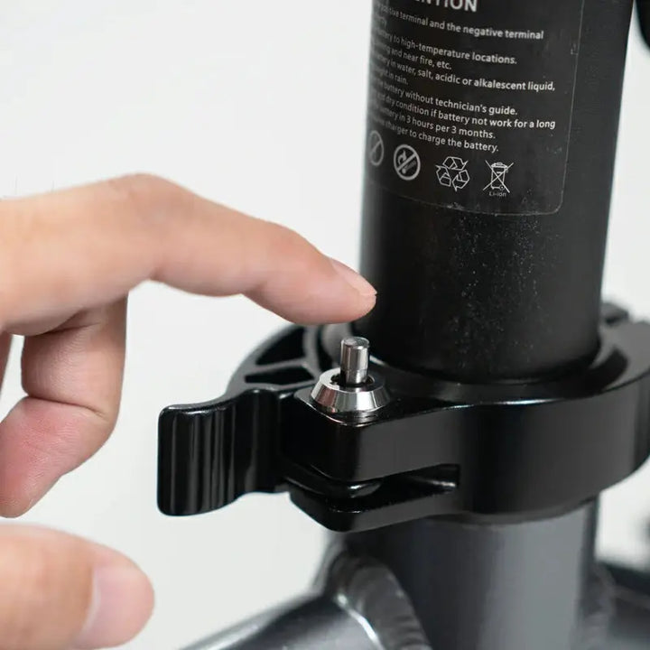 サドルバッテリーロック